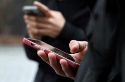 Es oficial: Francia prohíbe redes sociales a menores de 15 años