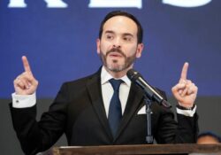 Abelardo de la Espriella dio instrucciones de suspender reuniones con el gobierno de Gustavo Petro
