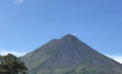 Volcán Rincón de la Vieja presentó dos erupciones en las últimas horas: Reportan cambio de color en ríos