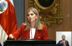 Laura Fernández defiende permanencia de Rodrigo Chaves como Ministro de la Presidencia
