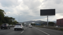 Proyecto propone multas de hasta ₡490 mil por instalar vallas publicitarias sin permiso