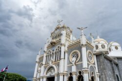 Reportaje Especial: Tradicional Romería convoca a millones de personas en una peregrinación hacia la Basílica de los Ángeles