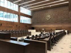Oficialismo se opuso a acelerar proyecto que busca condonar deudas por marchamos