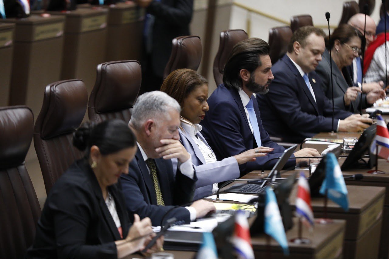Diputados salieron a vacaciones con tarea pendiente: Revisar mociones sobre proyecto de Crucitas