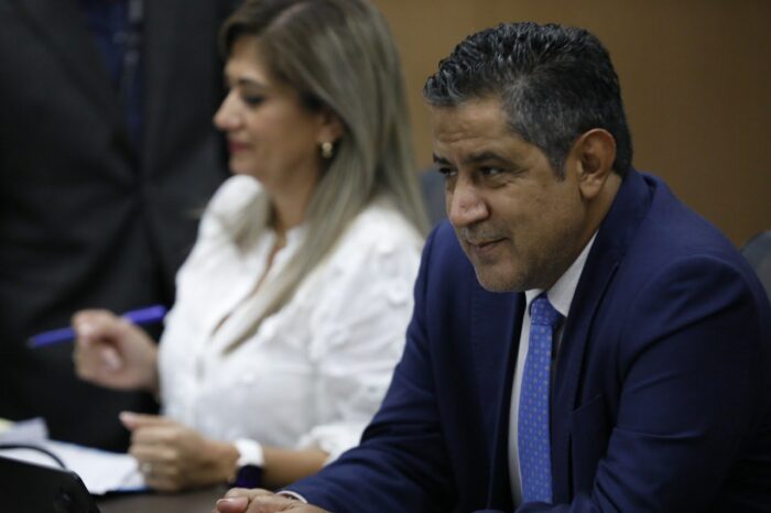 Nogui Acosta asegura que magistrados quieren ‘irse de vacaciones’ ante discusión sobre suplentes de Sala IV