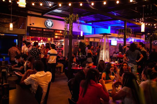 Nuevo reglamento en San José plantea restringir los bailes en restaurantes y regular espectáculos públicos