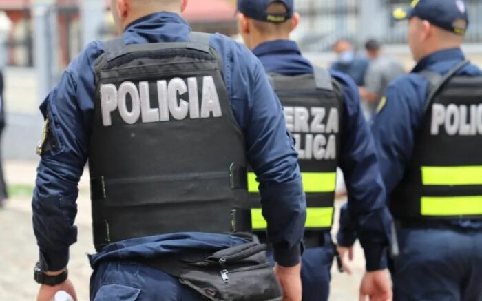 ¿Por qué Seguridad no despide a 116 policías mencionados en informe sobre supuesta colaboración con el crimen organizado?