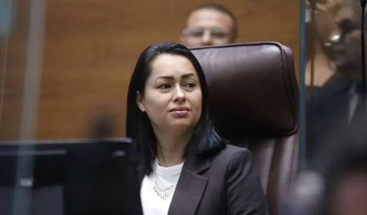 Oposición reclamó a diputada oficialista por calificativo de “damas de compañía” a Abril Gordienko y Claudia Dobles