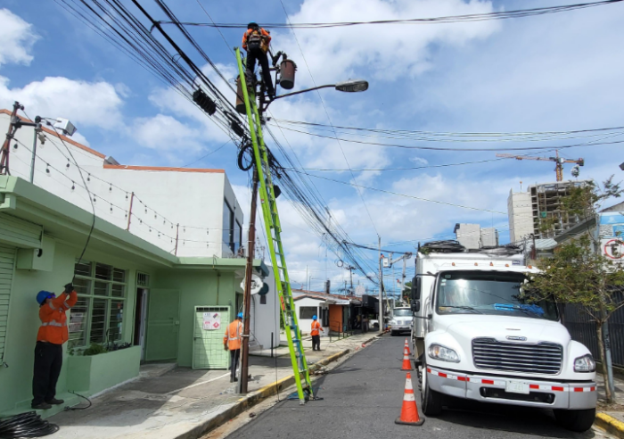 95% de los operadores enfrenta trabas para utilizar postes eléctricos y ampliar redes en el país