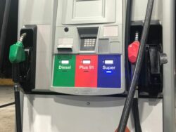 Combustibles bajan hasta ₡79 a partir de este jueves