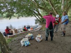 Cuerpos de rescate mantienen entrega de alimentos en comunidades con difícil acceso por inundaciones