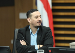 Ariel Robles exige a diputada Nayuribe Guadamuz rectificar respaldo a publicación con amenazas en su contra