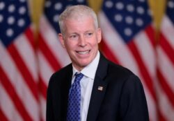 El secretario de Energía de Estados Unidos llegó a Venezuela para cerrar el histórico acuerdo petrolero
