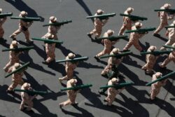 Estados Unidos sancionó a funcionarios y empresas vinculadas al régimen de Irán por abastecer su maquinaria militar