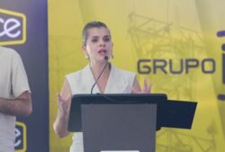 Informe: 1 de cada 3 comentarios en redes sociales sobre Laura Fernández en primeros 100 días son negativos