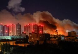 Tras el fin de la tregua acordada durante las negociaciones de paz de EEUU, Rusia lanzó un nuevo ataque con misiles y drones contra Kiev