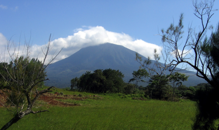 CNE declara alerta verde por incremento en actividad del volcán Rincón de la Vieja