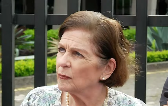 Pilar Cisneros califica de ‘ataque político y sacada de clavo’ solicitud de alerta migratoria de la Fiscalía
