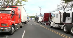 Transportistas realizaron manifestación este lunes frente a Casa Presidencial