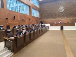 Diputados chocan en el Plenario por señalamientos sobre democracia, ‘dictadura’ y ‘narcoestado’
