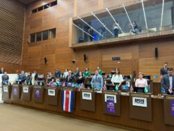 Oficialismo rechazó minuto de silencio por tico fallecido bajo custodia migratoria en EE.UU.: Oposición lo realizó durante receso