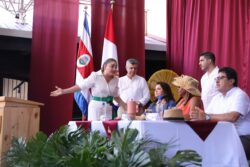 Diputados de oposición señalan a oficialistas de incentivar abucheos durante sesión legislativa en Puntarenas