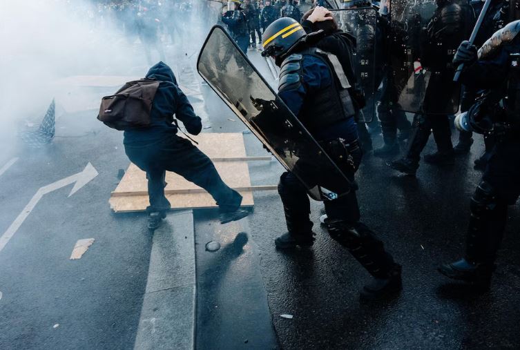 Francia se prepara para nuevas protestas estudiantiles en todo el país para exigir mejoras en las condiciones de las escuelas