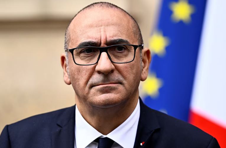 El Gobierno francés evalúa suspender las redes sociales durante las próximas protestas masivas para impedir que se organicen saqueos