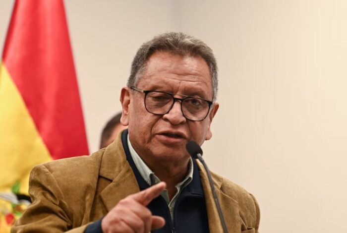 Bolivia confirma 14 detenidos en un operativo policial y el gobierno acusa a la Fiscalía de proteger al narcotráfico