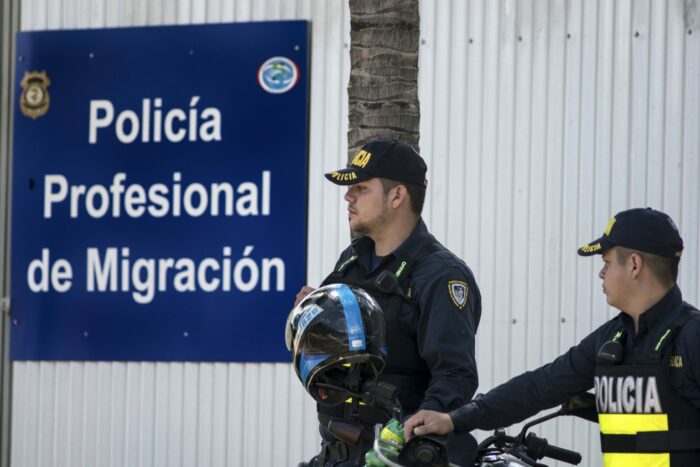 Migración deportó 10 extranjeros con alto perfil criminal