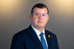 Fiscalía solicita sobreseimiento definitivo en caso contra ministro de Comunicación por presunta violación