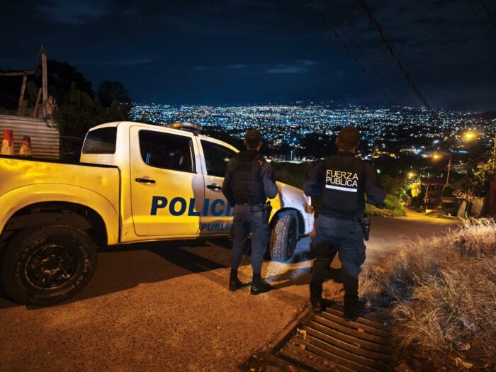 Operativos en barrios de San José y Cartago dejan decomisos de droga, armas y motocicletas