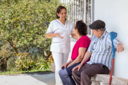 Conapam atiende a más de 1.100 adultos mayores por violencia y abandono: Cifra crece cada año