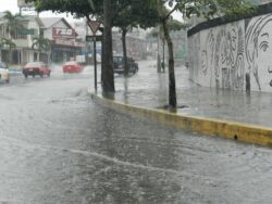 IMN anticipa un inicio de semana con aguaceros y tormenta eléctrica en Zona Norte, Caribe y Valle Central